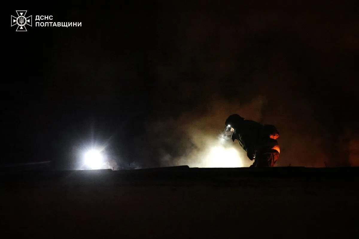 Рятувальники ліквідовують наслідки нічної атаки на Полтавщину
