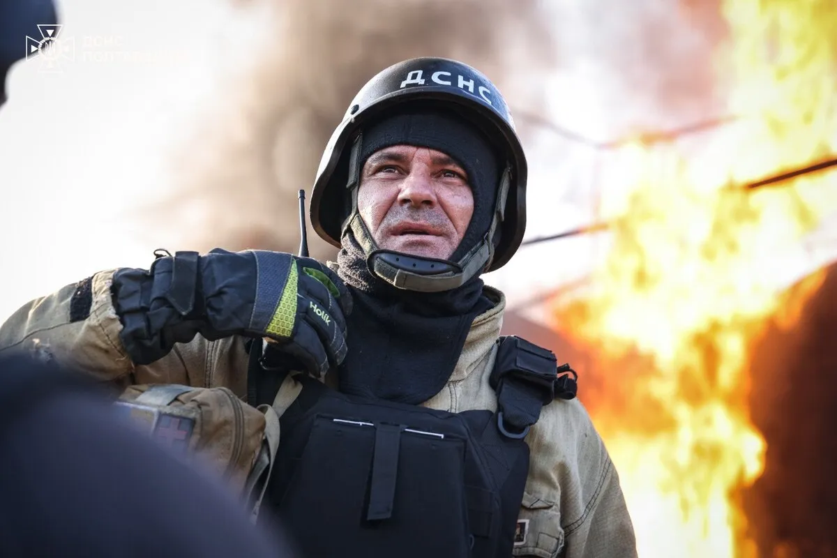 Рятувальники ліквідовують наслідки нічної атаки на Полтавщину