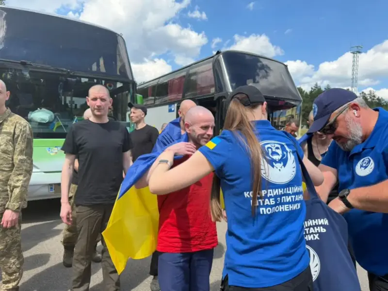 З російського полону повернули 185 українських військових та одного цивільного