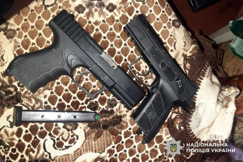 У Кременчуці на Першому Занасипі стріляли: поліція вилучила пневматичну зброю
