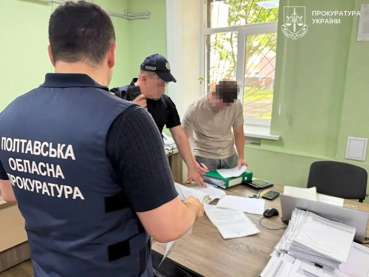На Полтавщині після ремонту за 17 млн грн дорогу доведеться переробляти: посадовцю оголосили підозру