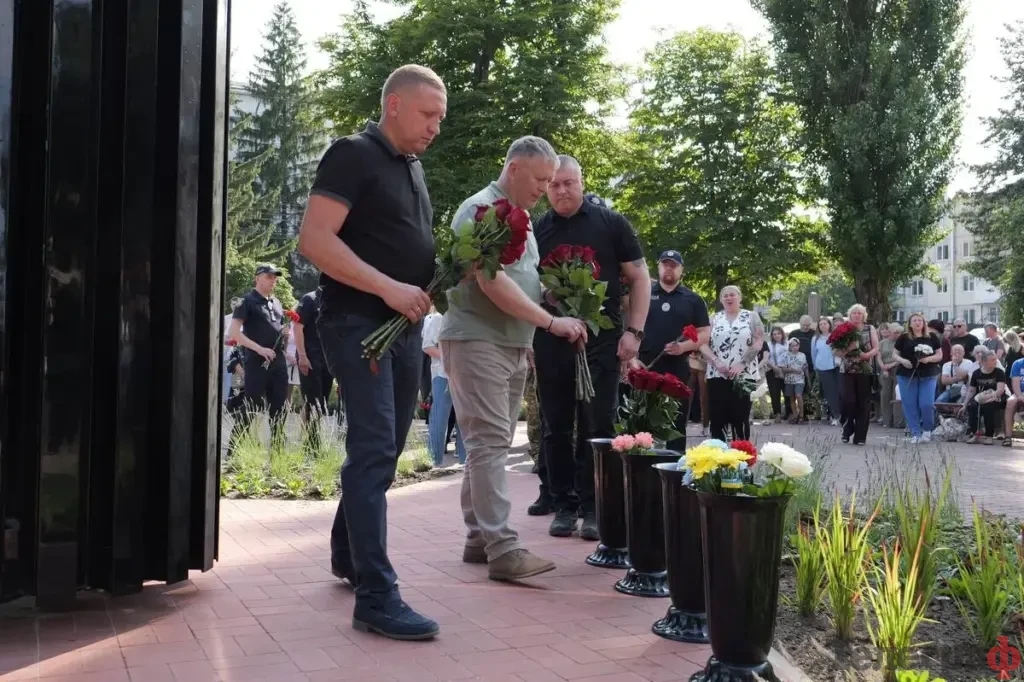 У Кременчуці вшанували загиблих від ракетного удару по ТЦ «Амстор»