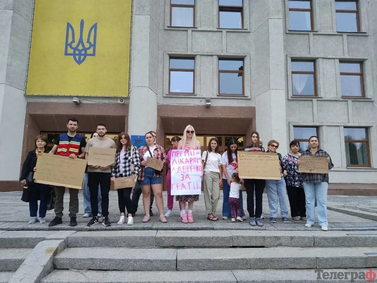 Премії медикам, а не кабінетам: працівники «швидкої» вимагають справедливості на роботі