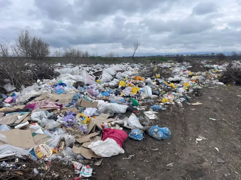У Піщанській громаді прибрали стихійне сміттєзвалище