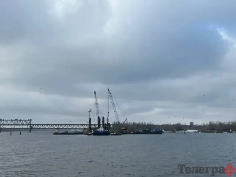 <span class="custom-bold">На продовження будівництва нового мосту в Кременчуці немає грошей</span>