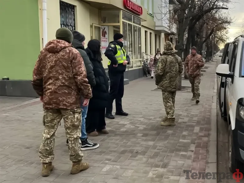 Хто має право перевіряти особисті та військово-облікові документи під час дії воєнного стану