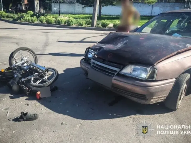 У Пирятині зіткнулися легковик і мопед: травмувався 15-річний хлопець