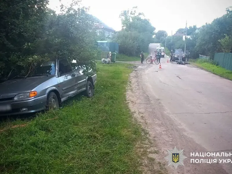 У Зінькові зіткнулися мотоцикл і легковик: мотоцикліста госпіталізували