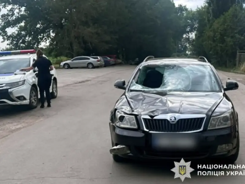 На Миргородщині автомобіль на смерть збив пішохода