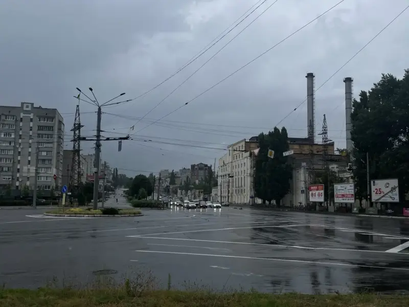 Через підтоплення у Кременчуці тимчасово зупинили рух тролейбусів