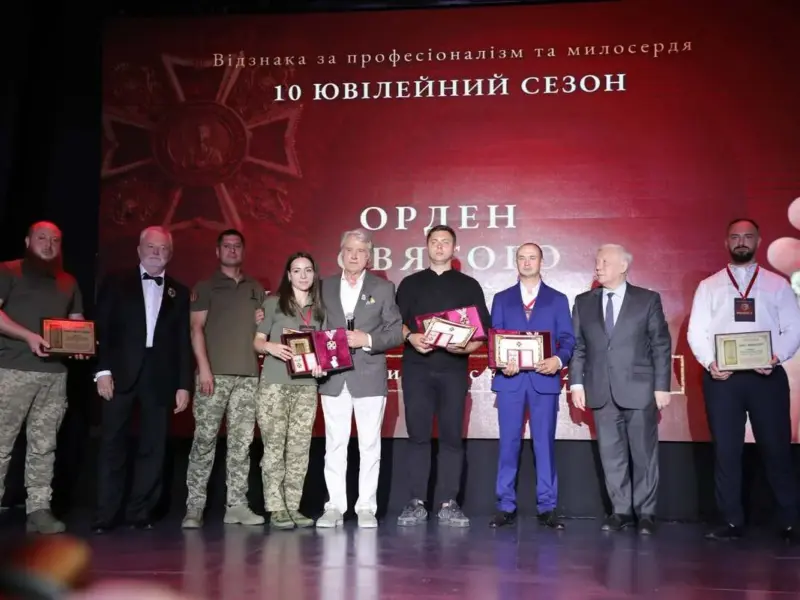 <span class="custom-bold">«Герой медичного фронту»: медик із Полтавщини отримав Орден Святого Пантелеймона</span>