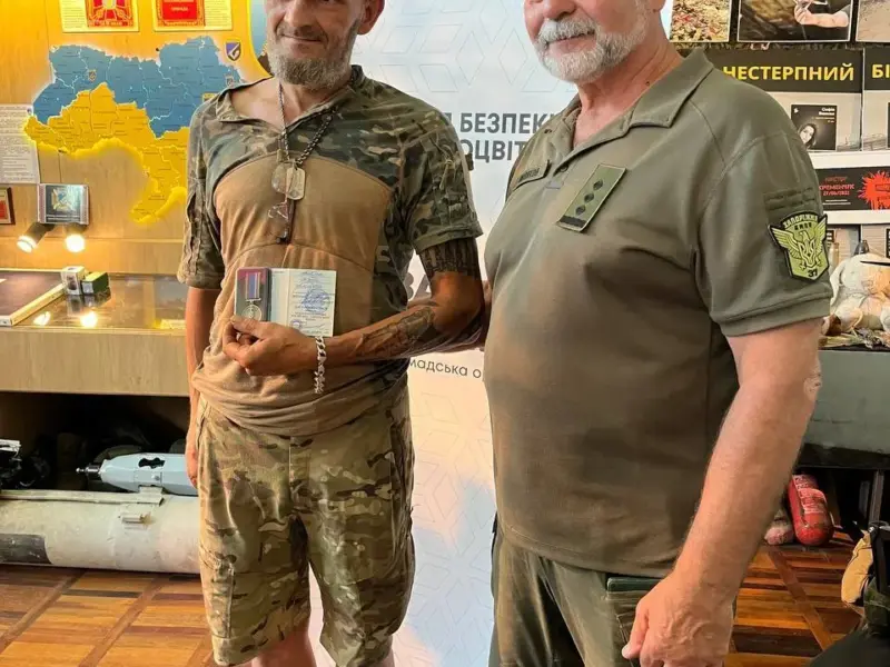 «Незламним героям російсько-української війни»: «Люгеру» з «Вовків Да Вінчі» передали медаль <img src="https://www.telegraf.in.ua/wp-content/uploads/2026/03/video.svg" alt="" class="feed-icon" style="width: 20px; height: 20px; vertical-align: middle;" />