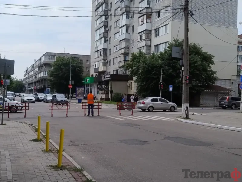 У центрі Кременчука через ремонт перекрили частину вулиці Шевченка <span class="pristavka spec-label">уточнено</span> <img src="https://www.telegraf.in.ua/wp-content/uploads/2026/03/gallery.svg" alt="" class="feed-icon" style="width: 20px; height: 20px; vertical-align: middle;" />