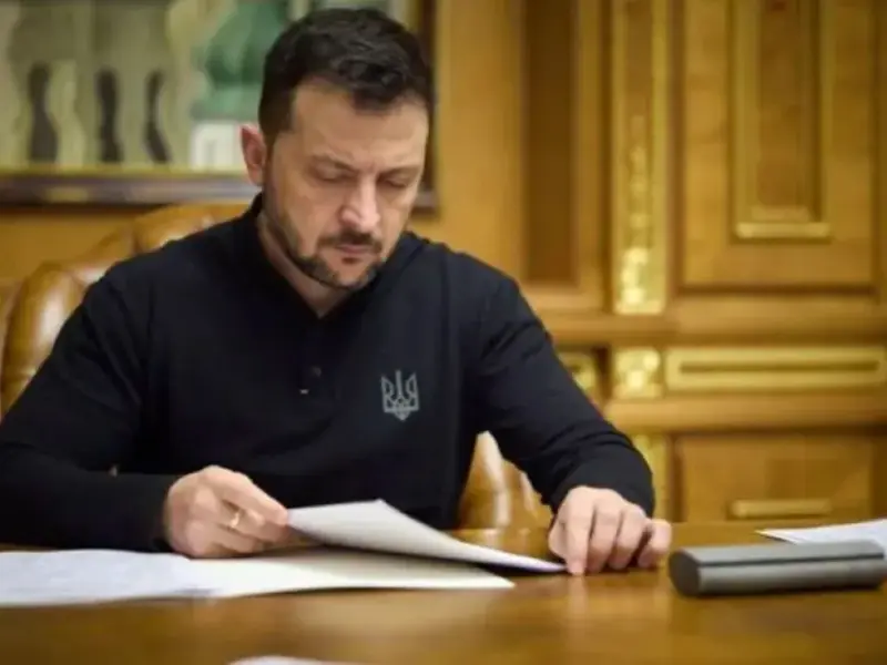 Воєнний стан та мобілізацію продовжили до 31 жовтня: Зеленський підписав закони