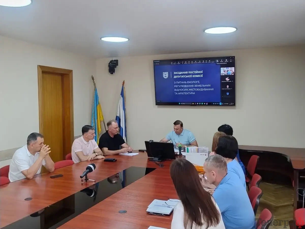 У Кременчуці хочуть повернути місту територію довгобуду в Озерному