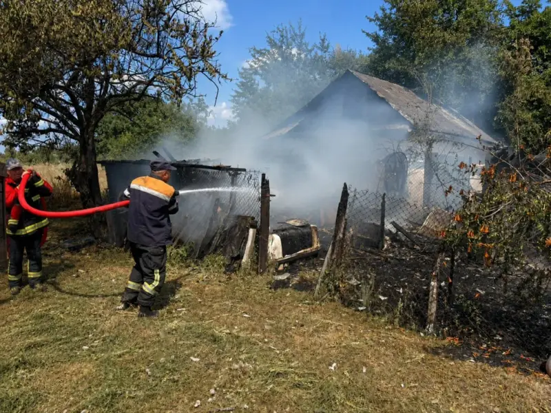 У Кременчуцькому районі горіла господарча споруда