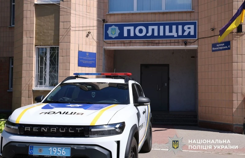 Приставив ніж до шиї: на Полтавщині чоловіка взяли під варту за розбійний напад