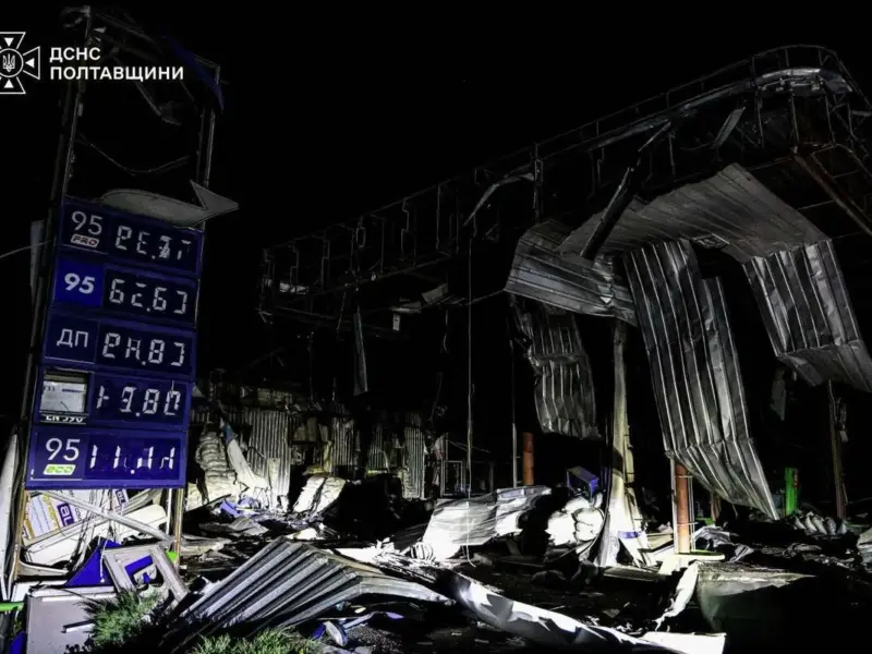 Російські дрони знищили всі АЗС в Опішнянській громаді та пошкодили чотири будинки