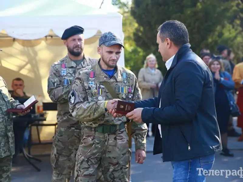 <span class="custom-bold">Зранку у Кременчуці ветерани прийшли під суд підтримати «Акбара»</span>
