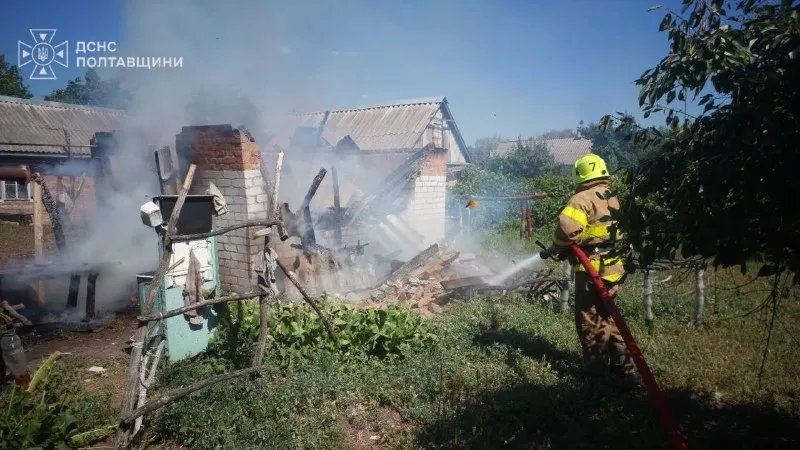 На Кременчуччині під час пожежі господарської споруди власник отримав опіки