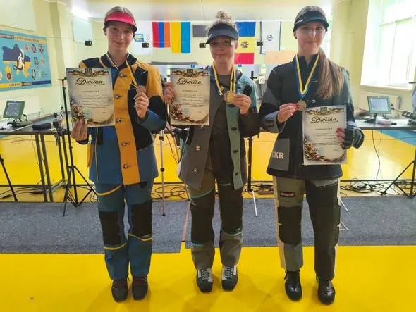 Спортсменки з Горішніх Плавнів здобули три медалі на чемпіонаті України зі стрільби
