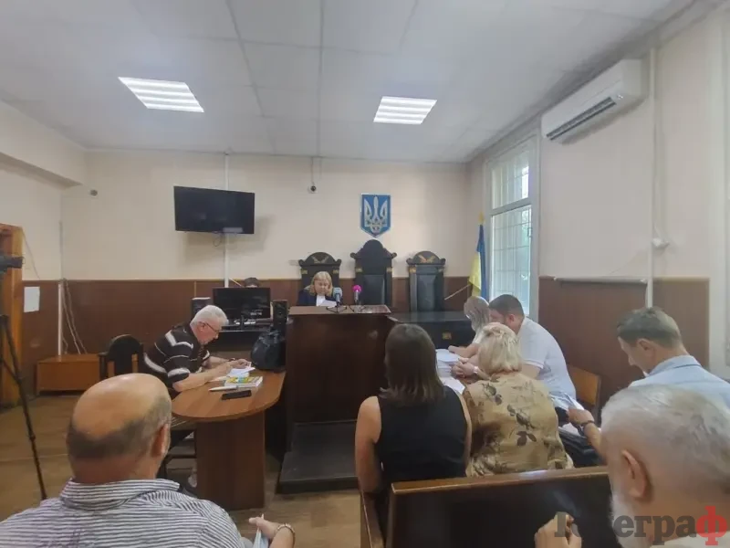 <span class="custom-bold">Травми та загибель дитини: суд знов допитав потерпілих у справі про падіння дерева у дитсадку</span>