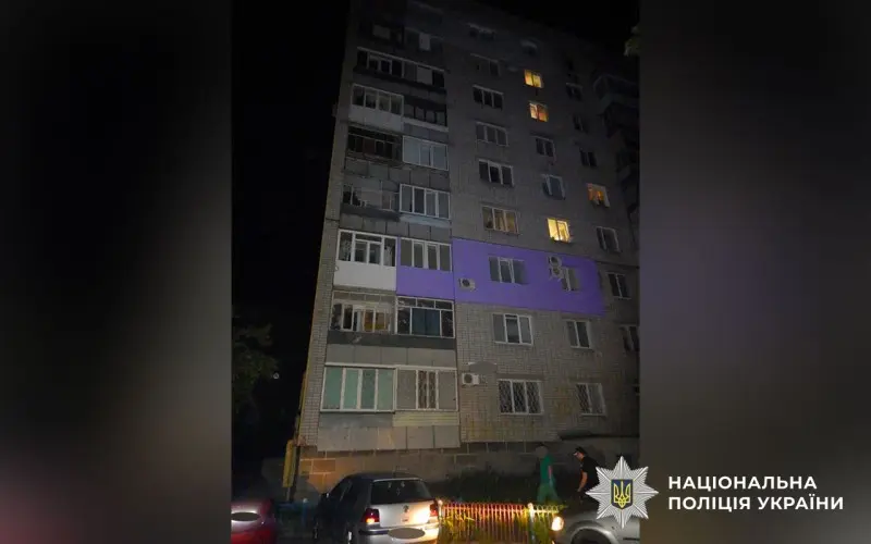 <span class="custom-bold">У Кременчуці 85-річний чоловік випав з вікна багатоповерхівки</span>