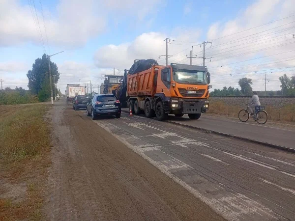 На дорозі Капустяни — Дяченки — Дмитрівка — Горішні Плавні розпочали ремонт: що відомо