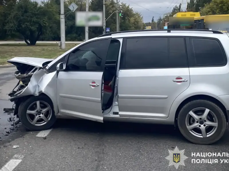 У Полтаві зіткнулися два Volkswagen: одного з водіїв госпіталізували