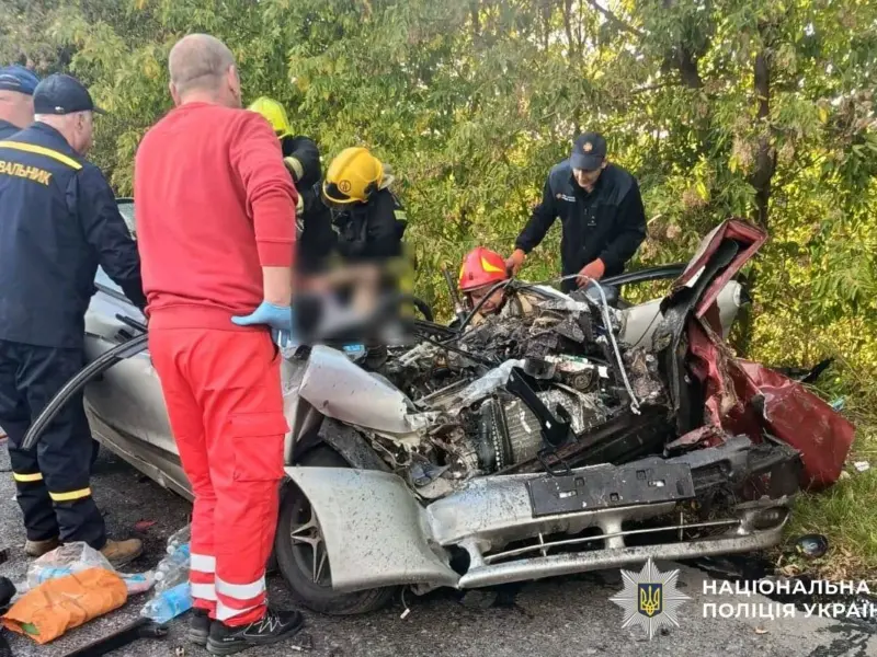 На Миргородщині легковик врізався в КАМАЗ – поліція