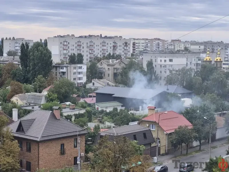 У центрі Кременчука задимлення: на приватному подвір’ї щось горить <span class="pristavka spec-label">доповнено</span> <img src="https://www.telegraf.in.ua/wp-content/uploads/2026/03/gallery.svg" alt="" class="feed-icon" style="width: 20px; height: 20px; vertical-align: middle;" />