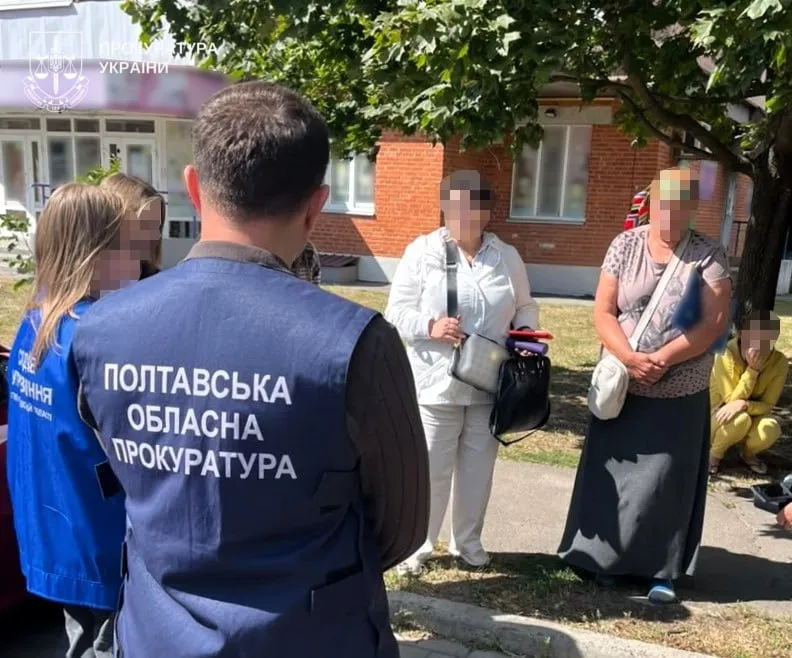 200 тисяч за фіктивне батьківство: на Полтавщині дві жінки допомагали військовозобов’язаному виїхати за кордон