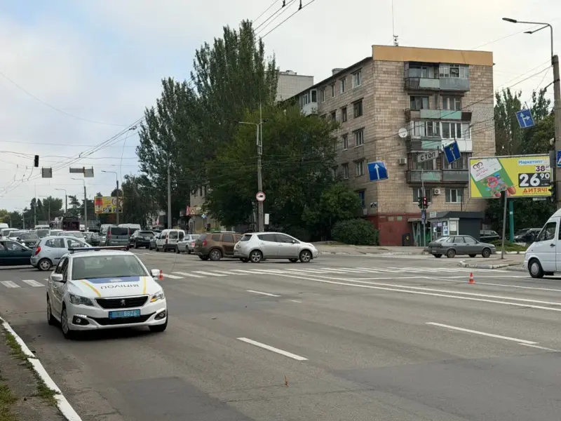 У Кременчуці на перехресті Європейської та проспекту Свободи обірвалися дроти <span class="pristavka spec-label">доповнено</span>