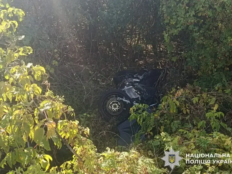 На Кременчуччині зіткнулися мікроавтобус і мотоцикл: водій останнього у лікарні
