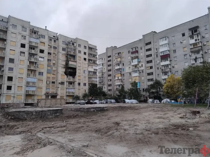 <span class="custom-bold">У Кременчуці розчистили територію біля пошкоджених російською атакою будинків</span> <img src="https://www.telegraf.in.ua/wp-content/uploads/2026/03/gallery.svg" alt="" class="feed-icon" style="width: 20px; height: 20px; vertical-align: middle;" /> <img src="https://www.telegraf.in.ua/wp-content/uploads/2026/03/video.svg" alt="" class="feed-icon" style="width: 20px; height: 20px; vertical-align: middle;" />
