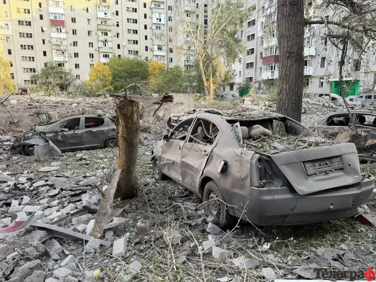 Вибухова хвиля винесла фото з квартири: у Кременчуці поліцейський розшукав його власника
