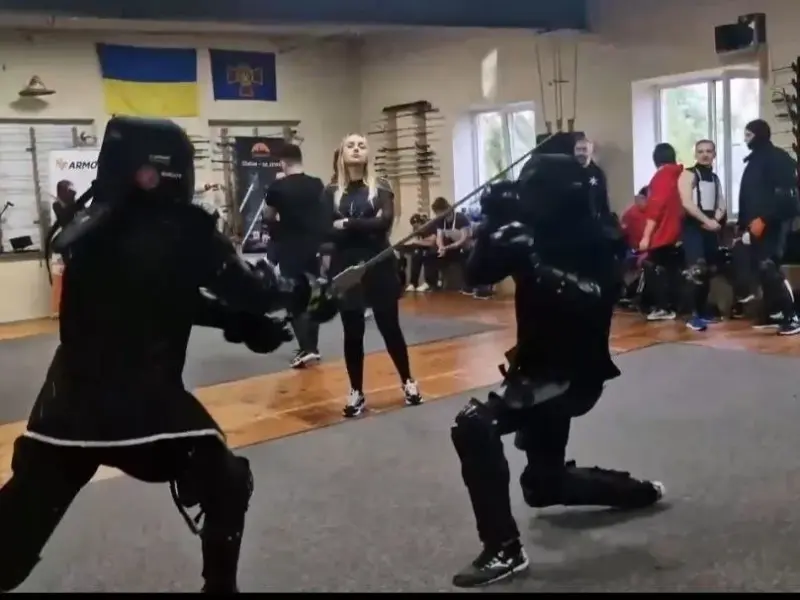 У Кременчуці можна побитися на мечах: до чого тут «вафлі» та «синдром ніндзя»