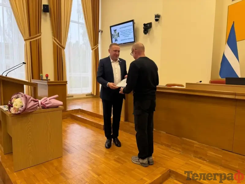 У Кременчуці двох військових нагородили нагрудними знаками «Доблесть і пошана»