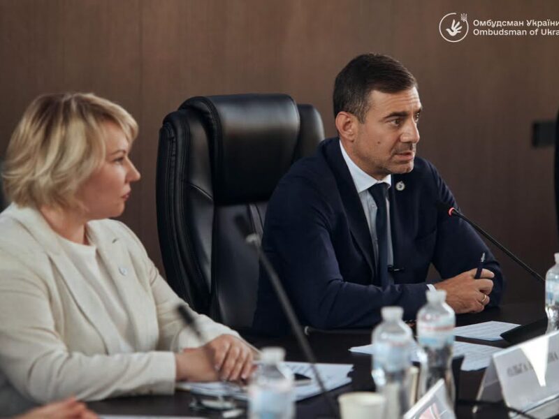 Переселенцям можуть помилково припинити виплати через нібито перебування за кордоном: як повернути гроші