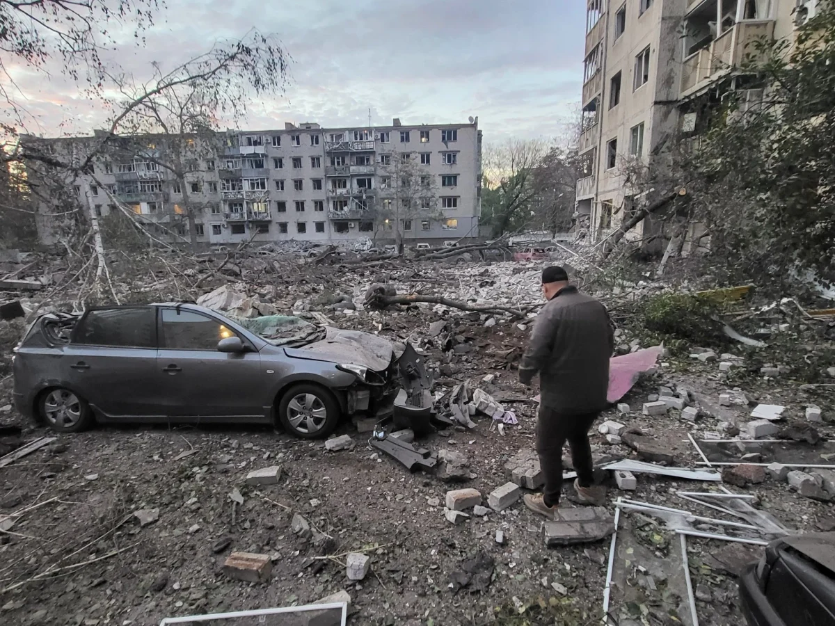 У Кременчуцькому районі ракети влучили у житловий район та підприємство — ОВА