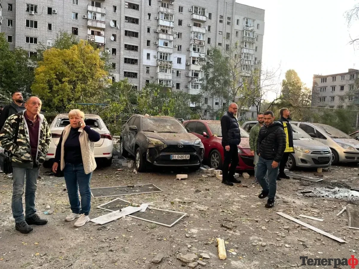 «Великий уламок від вікна — прямо на ліжко»: жителі Кременчука розповіли про масовану атаку