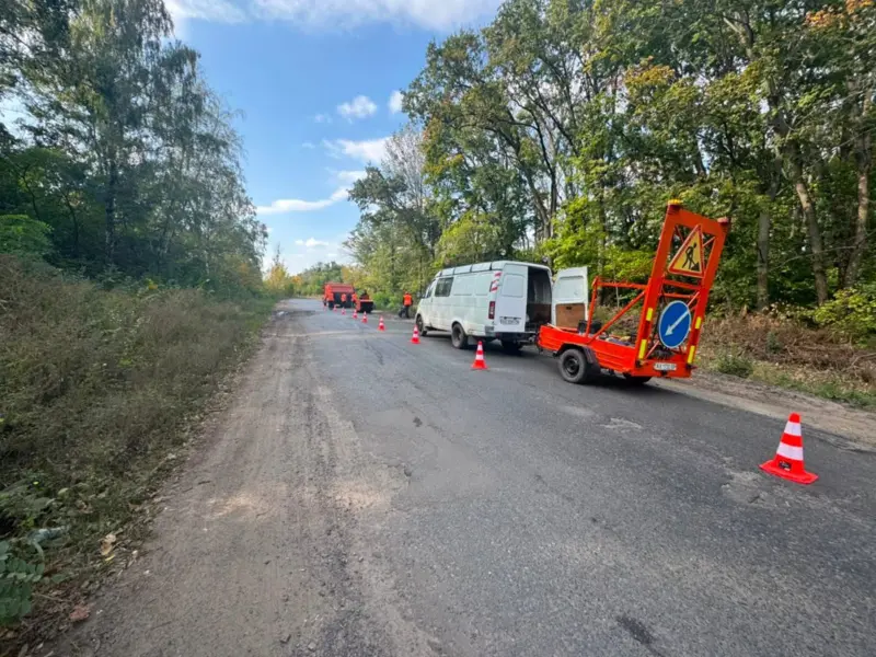 На Полтавщині за тиждень відремонтували майже 10 тисяч квадратних метрів доріг