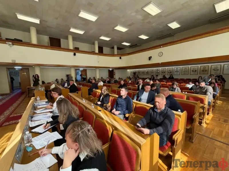 <span class="custom-bold">«Покажіть мені, хто провалив питання»: у Кременчуці двічі не проголосували за земельне питання Шляхова</span>