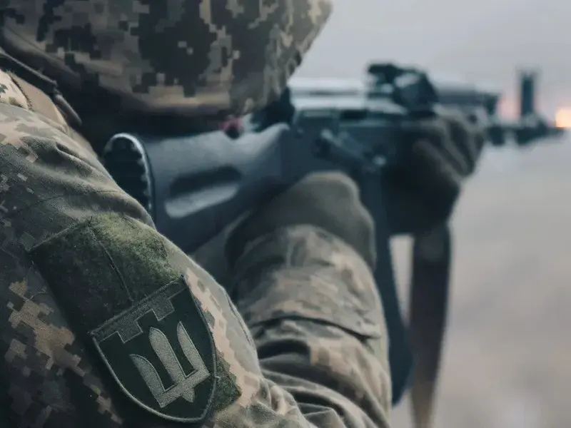 <span class="custom-bold">Розстріляв жінку в колодязі: у Полтаві суд взяв військового під варту</span>